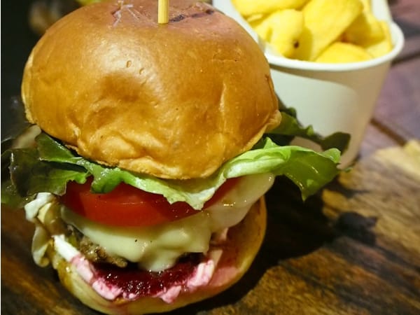 ハンバーガー・プーケット
